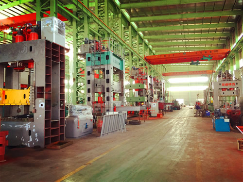 卷板機(jī)裝配車(chē)間